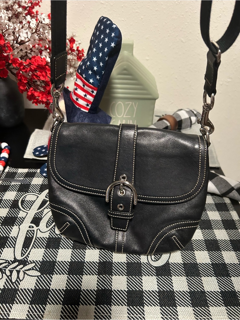 Coach❤️Vintage 04 Soho Flap Buckle Bag Black Leather with Contrast Stitching
